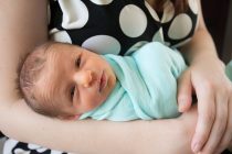 Prirodni instinkt: Zašto bebe uglavnom ljuljuškamo na levu stranu?