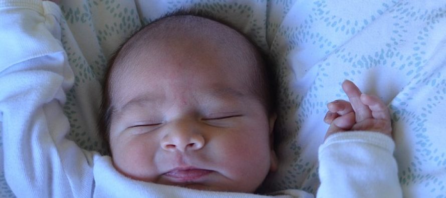 Zašto se beba znoji tokom spavanja?