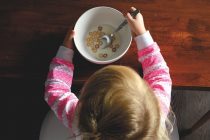 Šta deca treba da jedu i kada?